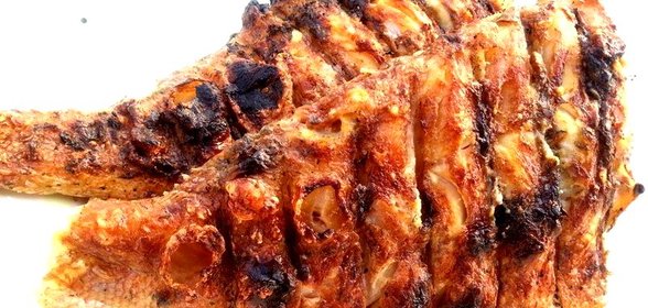 Морской окунь на решетке