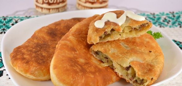 Жареные пирожки с картофелем и печенью