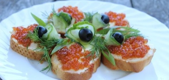 Бутерброды с красной икрой