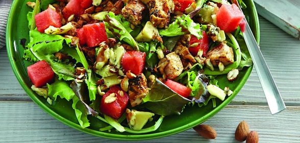 Салат с арбузом и курицей