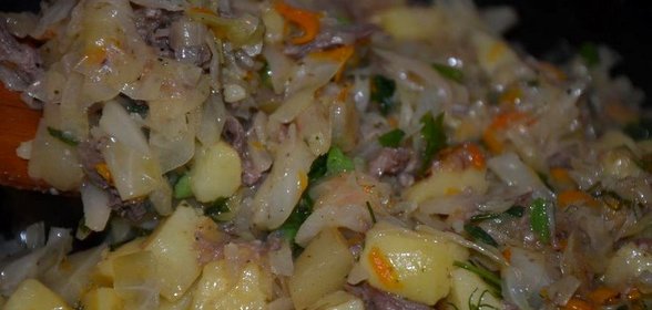 Капуста тушеная с говяжьей тушенкой