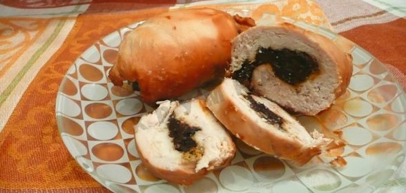 Куриный рулет с черносливом
