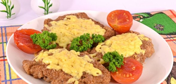 Сочные свиные отбивные с сыром