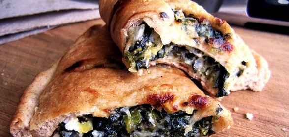 Кальцоне с мятой и рикоттой