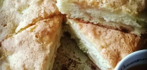 Шарлотка «Воздушная» с сахарной корочкой