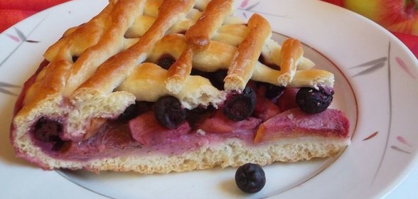 Салат с курицей и фасолью