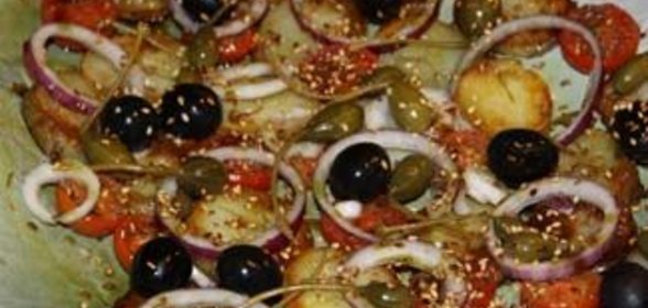 Теплый салат с подсушенными помидорами