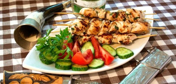 Куриный шашлык с мятным вкусом и вином