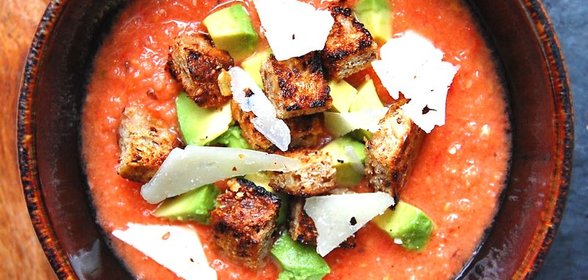 Гаспачо с домашними гренками