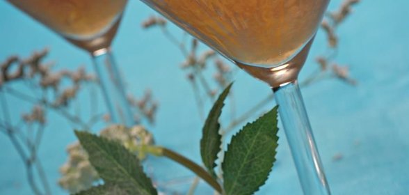 Персиковое пюре с заварным кремом