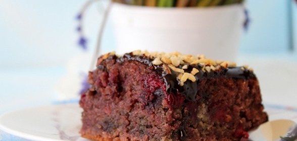 Постный пирог с ягодами