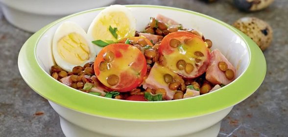 Салат из чечевицы с помидорами черри