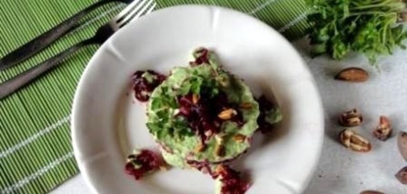 Свекольный салат с авокадо