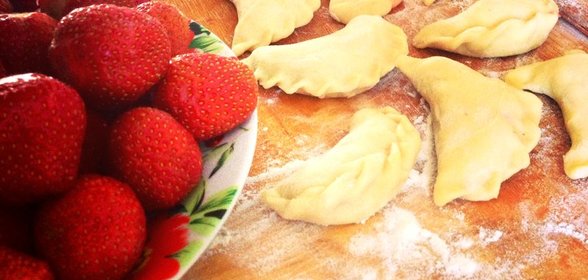 Вареники с клубникой