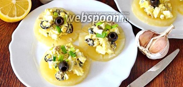 Салат на кольцах ананаса