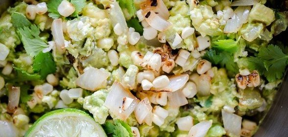 Салат с кукурузой и овощами-гриль