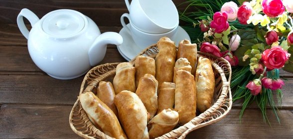 Пирожки с сосисками и сыром