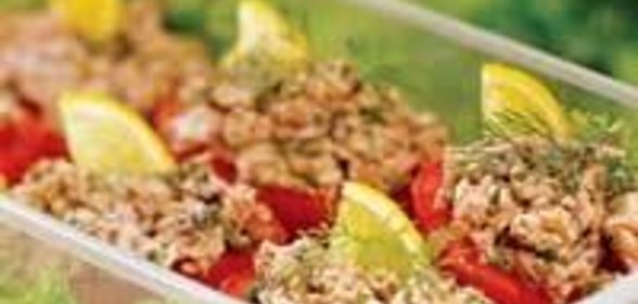 Быстрая закуска из томатов с лососем