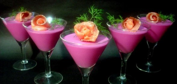 Свекольная закуска с козьим сыром и семгой
