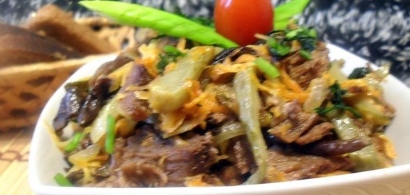 Горячий охотничий салат