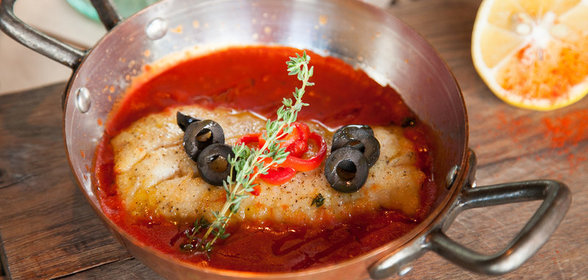 Судак с сальсой из помидоров