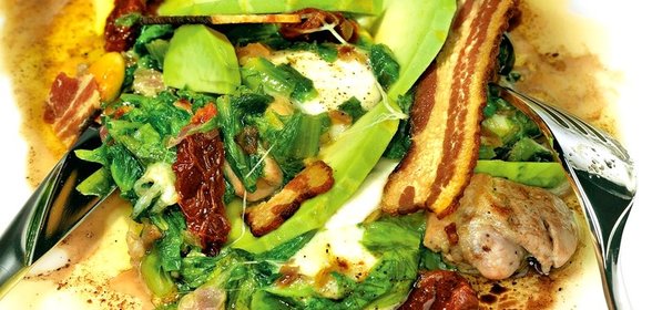 Теплый салат с куриной грудкой