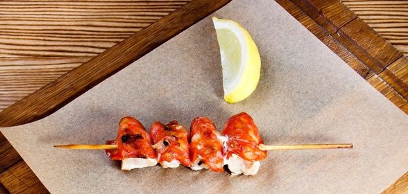 Шашлычки из куриного филе с чоризо