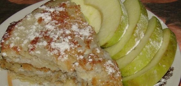 Сладкий омлет с фруктами