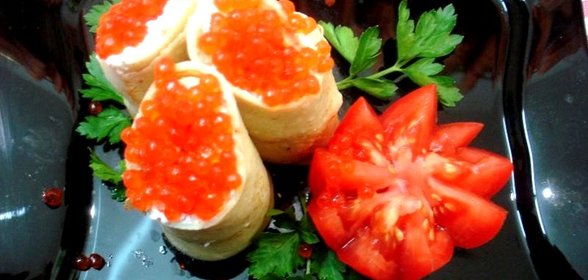 Блинчики с красной икрой