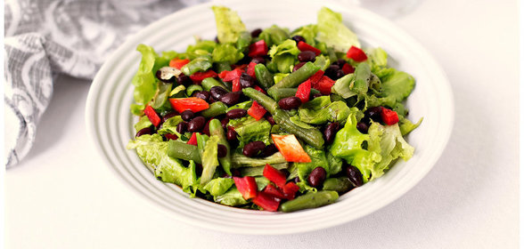 Салат из фасоли с маковой заправкой