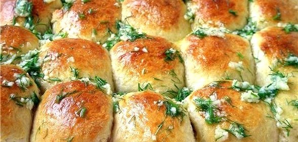 Пампушки с чесночным соусом