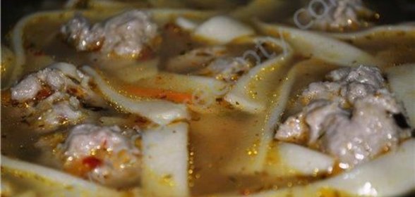 Лапша с фрикадельками