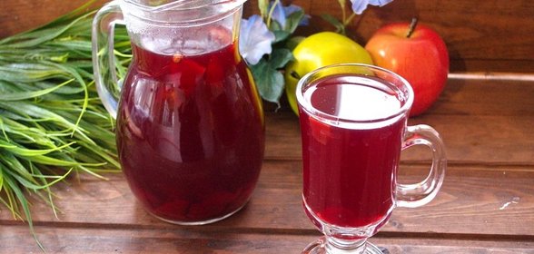 Компот из вишни и яблок