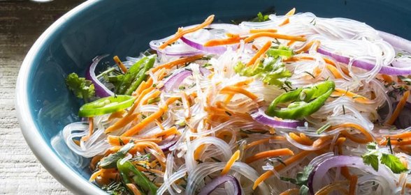 Салат с фунчозой