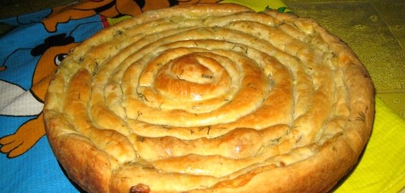 Пирог с ветчиной, сыром и зеленью