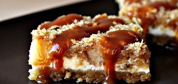 Чизкейк с хлопьями и яблоками