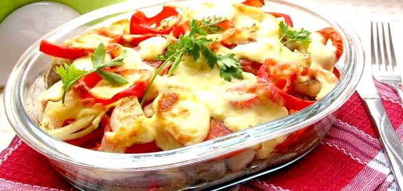 Фрикадельки с овощами в духовке