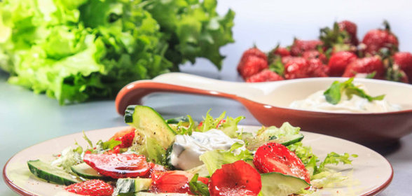 Салат из клубники