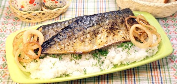 Салат из молодой картошки, шампиньонов и зелёного горошка