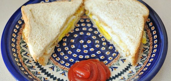 Бутерброд с яичницей