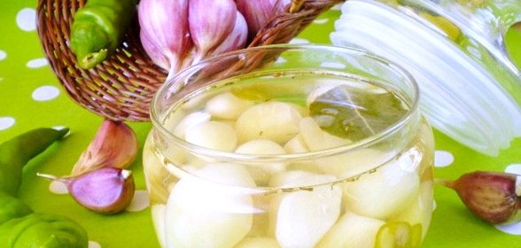 Маринованный чеснок быстрого приготовления