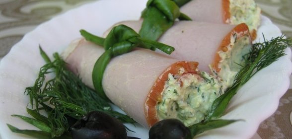 Рулетики с творожным сыром и зеленью