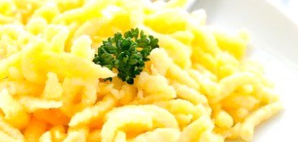 Домашние клецки с черным перцем (Spaetzle)