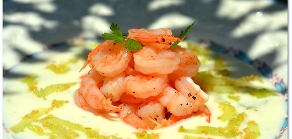 Салат с креветками в лаймовом соусе