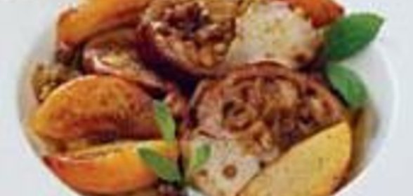 Рулет из кролика, фаршированного сливами