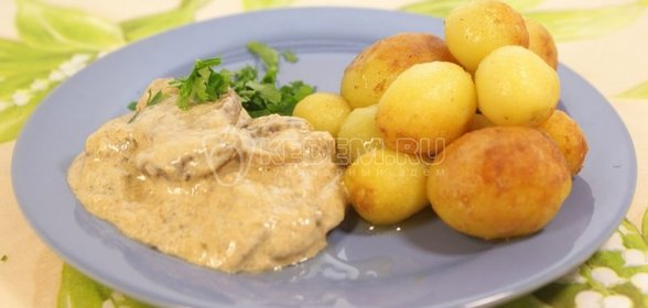 Сливочный соус из белых грибов с молодым картофелем