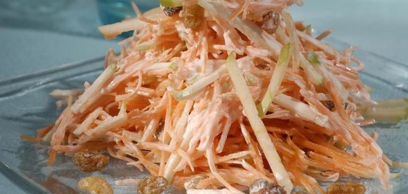 Салат из моркови с яблоком