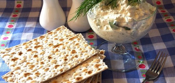 Творог с зеленью и огурцом