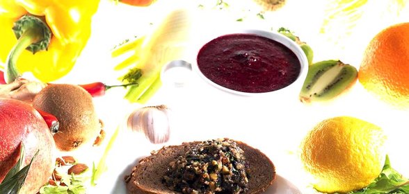 Тапенад из черных и зеленых оливок, анчоусов и инжира