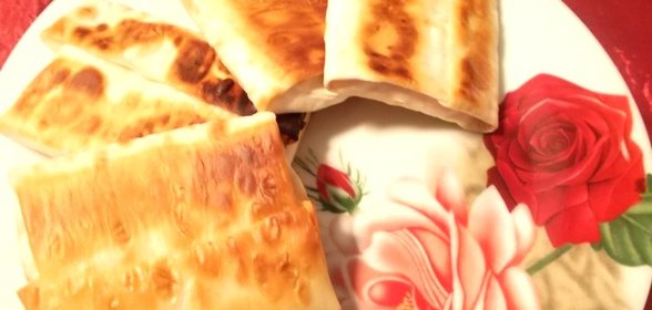 Конвертики из лаваша с рисом и фруктами